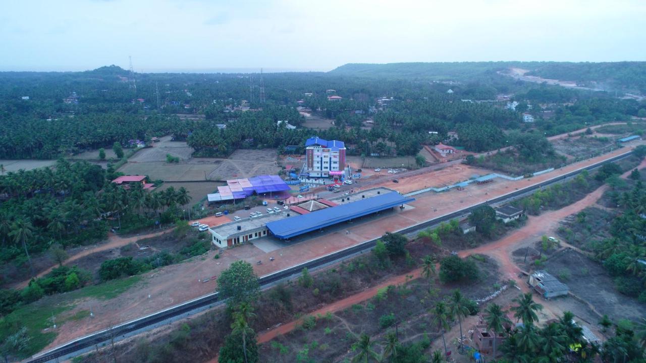 Hotel Ambika International Byndoor Bainduru ภายนอก รูปภาพ