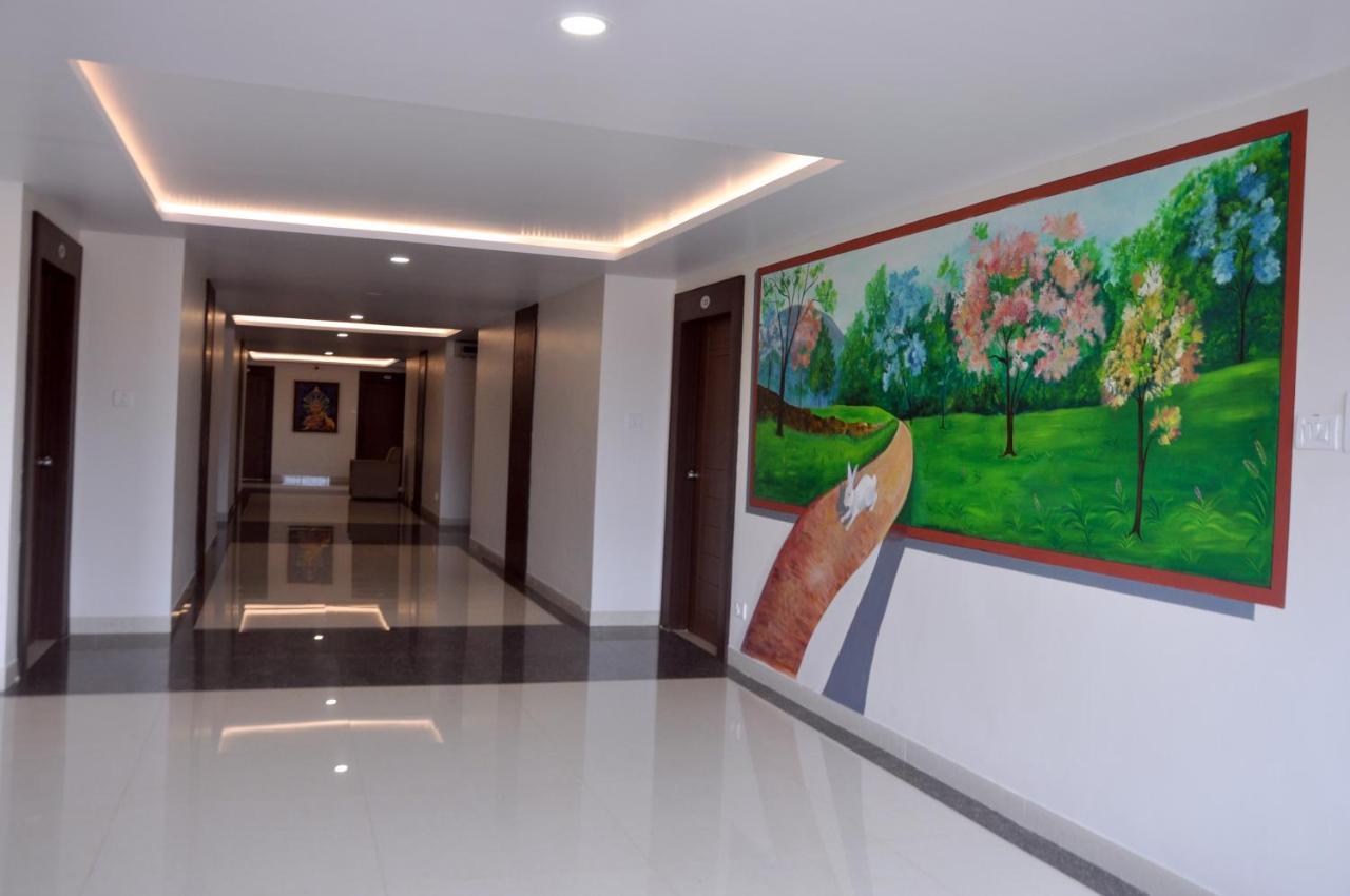 Hotel Ambika International Byndoor Bainduru ภายนอก รูปภาพ