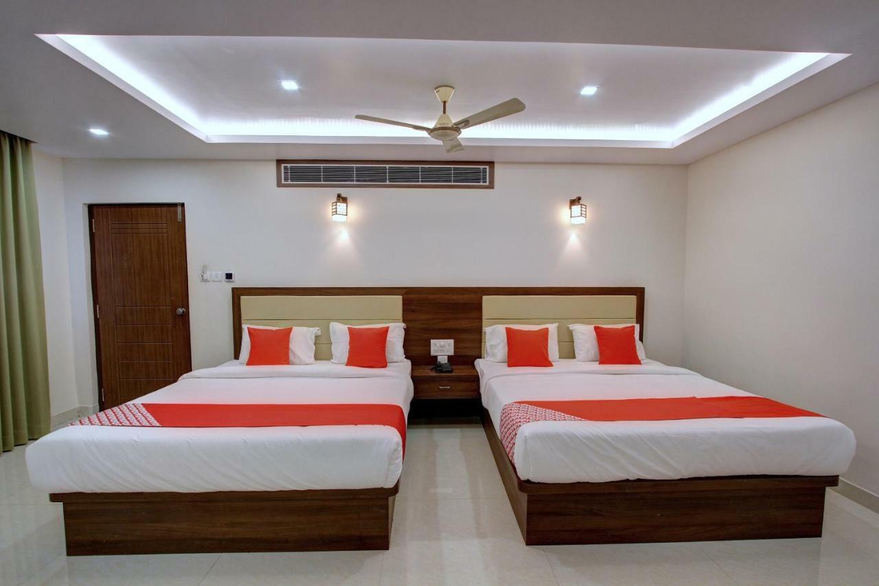 Hotel Ambika International Byndoor Bainduru ภายนอก รูปภาพ
