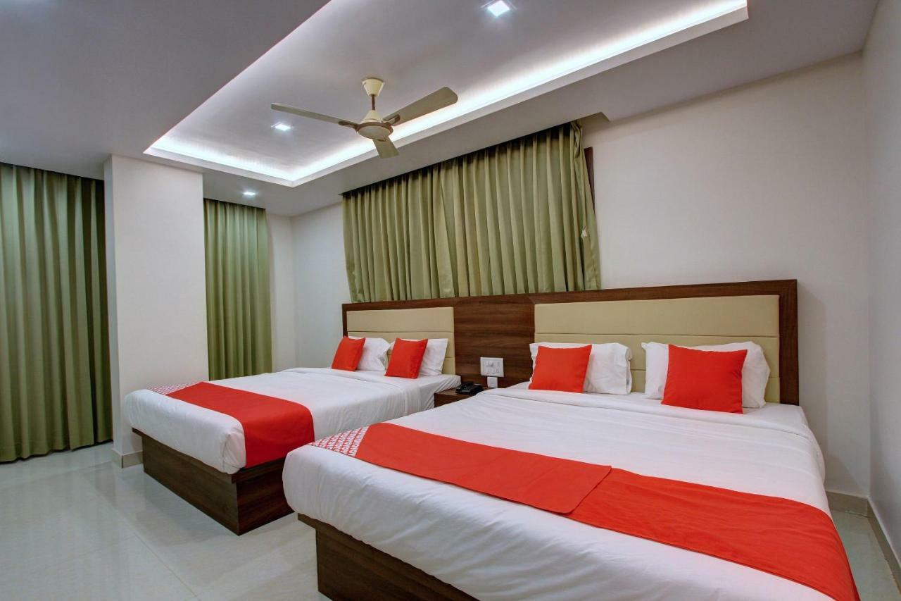 Hotel Ambika International Byndoor Bainduru ภายนอก รูปภาพ