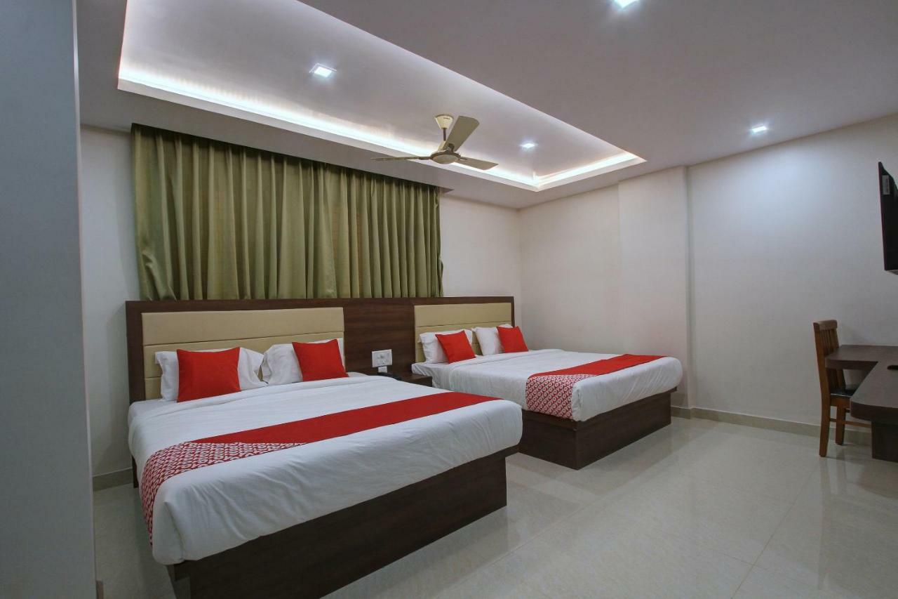 Hotel Ambika International Byndoor Bainduru ภายนอก รูปภาพ