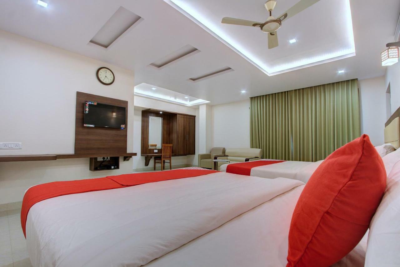 Hotel Ambika International Byndoor Bainduru ภายนอก รูปภาพ