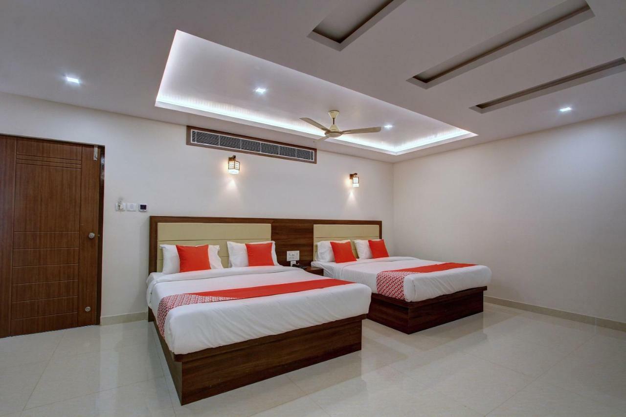 Hotel Ambika International Byndoor Bainduru ภายนอก รูปภาพ