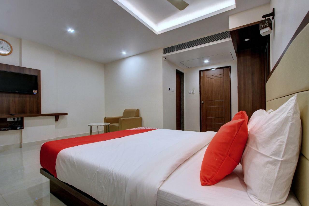 Hotel Ambika International Byndoor Bainduru ภายนอก รูปภาพ