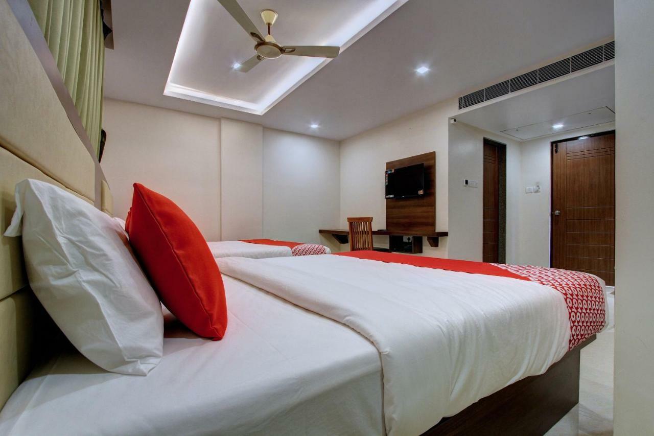 Hotel Ambika International Byndoor Bainduru ภายนอก รูปภาพ