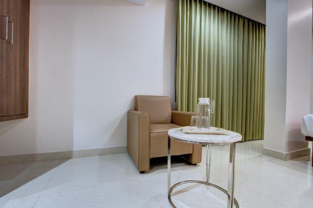 Hotel Ambika International Byndoor Bainduru ภายนอก รูปภาพ