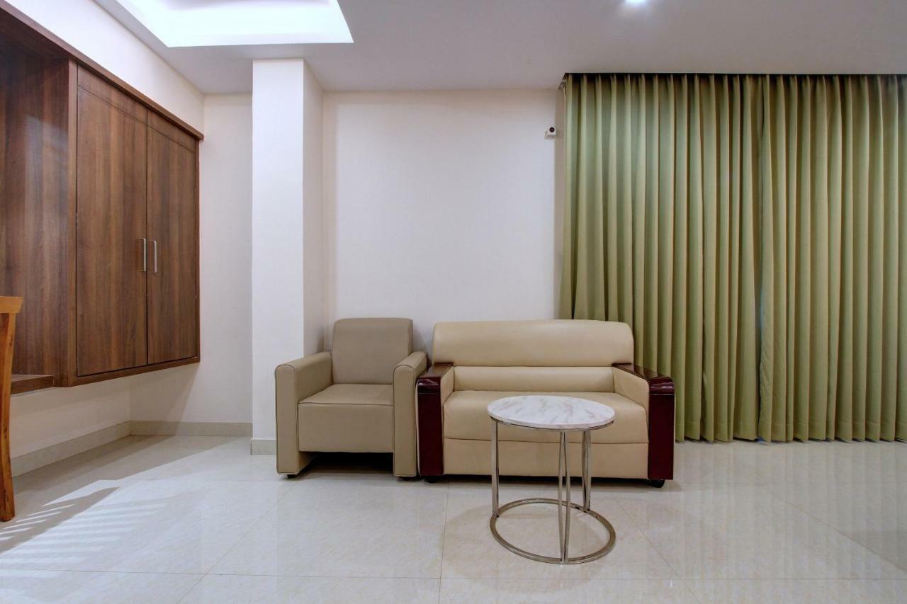 Hotel Ambika International Byndoor Bainduru ภายนอก รูปภาพ