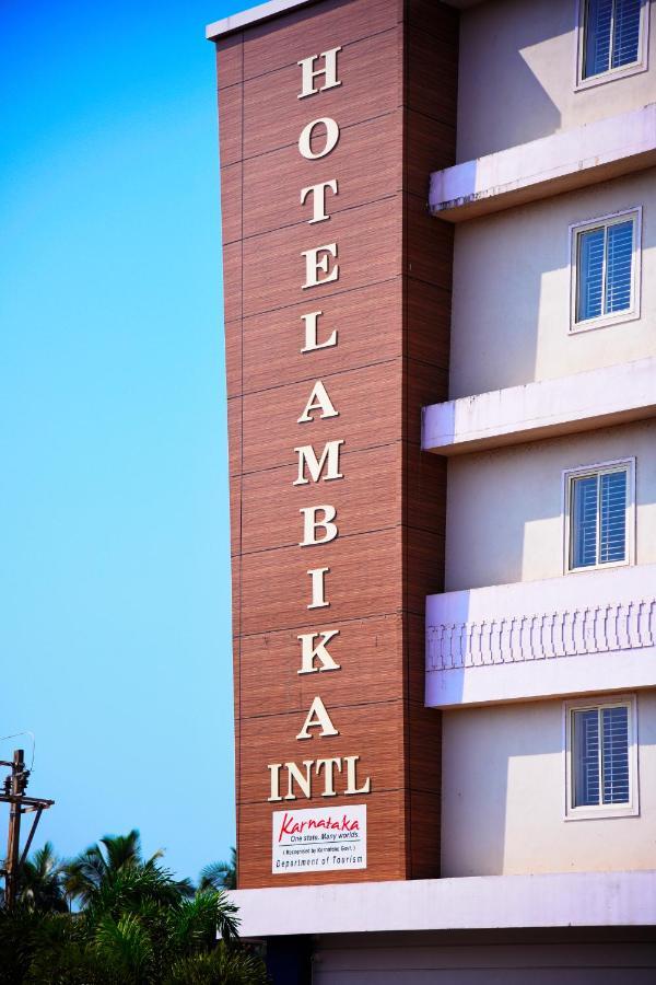 Hotel Ambika International Byndoor Bainduru ภายนอก รูปภาพ