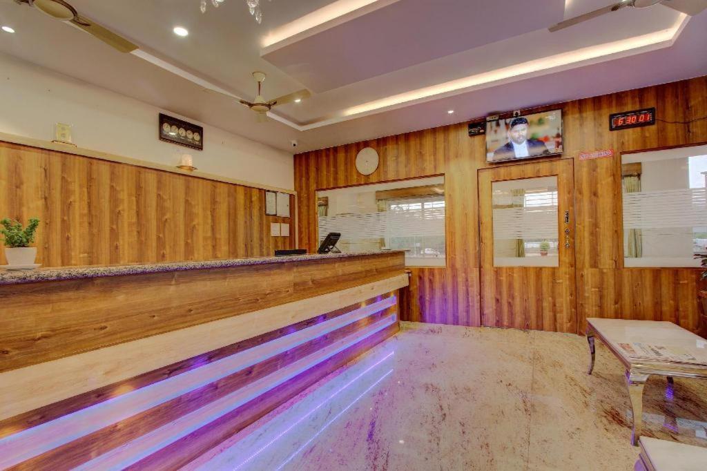 Hotel Ambika International Byndoor Bainduru ภายนอก รูปภาพ